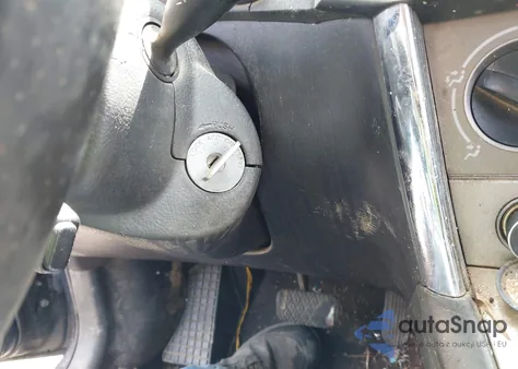 2003 Toyota Matrix Xr z USA, uszkodzony, nr VIN 2T1KR32EX3C048110